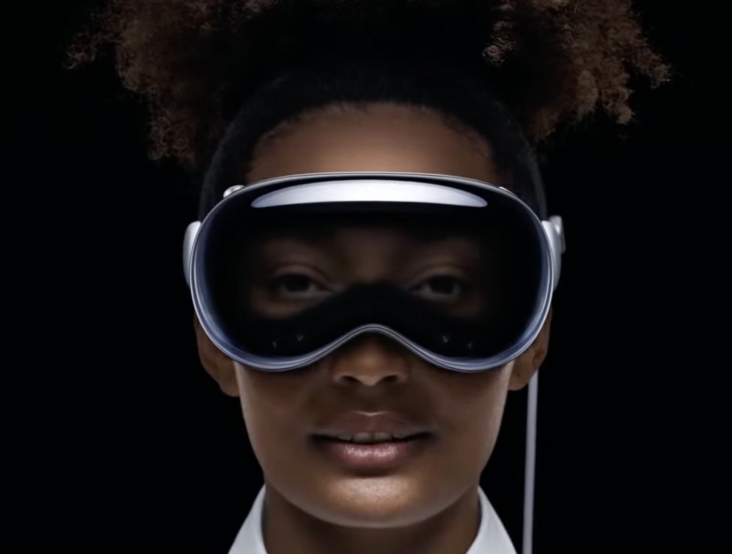 Apple entra nella realtà virtuale a gamba tesa. Ecco Apple Vision Pro