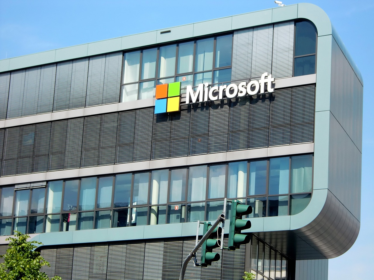 Microsoft: cyber down globale, serve un cloud europeo